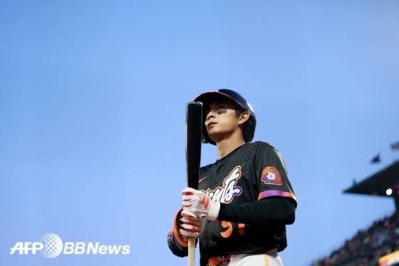 '환상 호수비' 이정후 128m 홈런성 타구 처리→포효, 충돌 두려움 이겨내 더 뭉클함 선사... 또 멀티출루 폭발! SF 통한의 끝내기 역전패