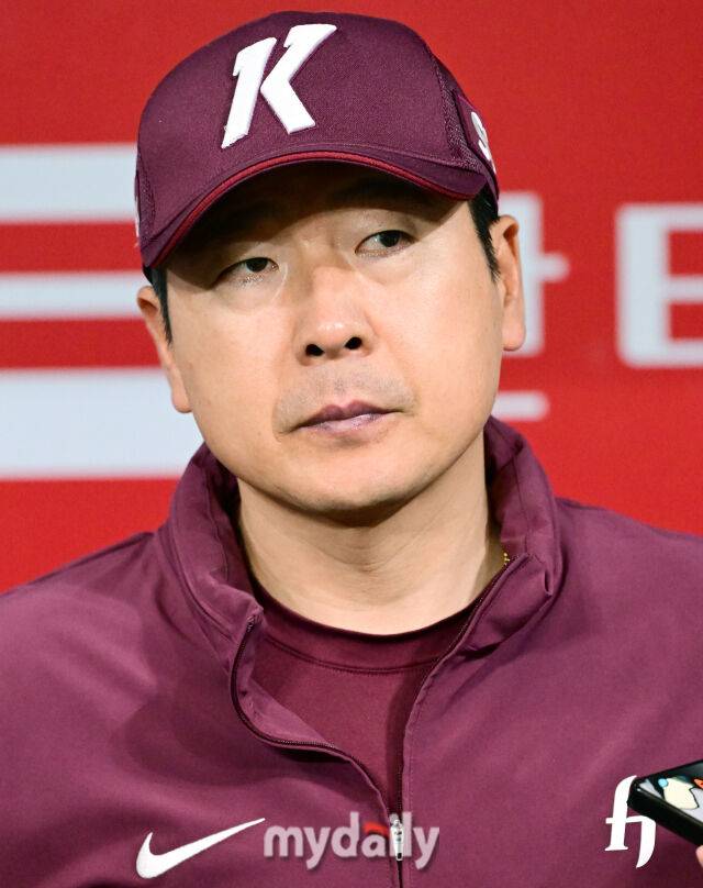13분 만에 6년 10억 포수가 사라졌다, 내일(14일) 검진 예정…포수 단 1명인데 플랜 B는?