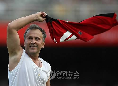 日 축구 이러다 망한다…'하얀 펠레' 쓴소리 폭발