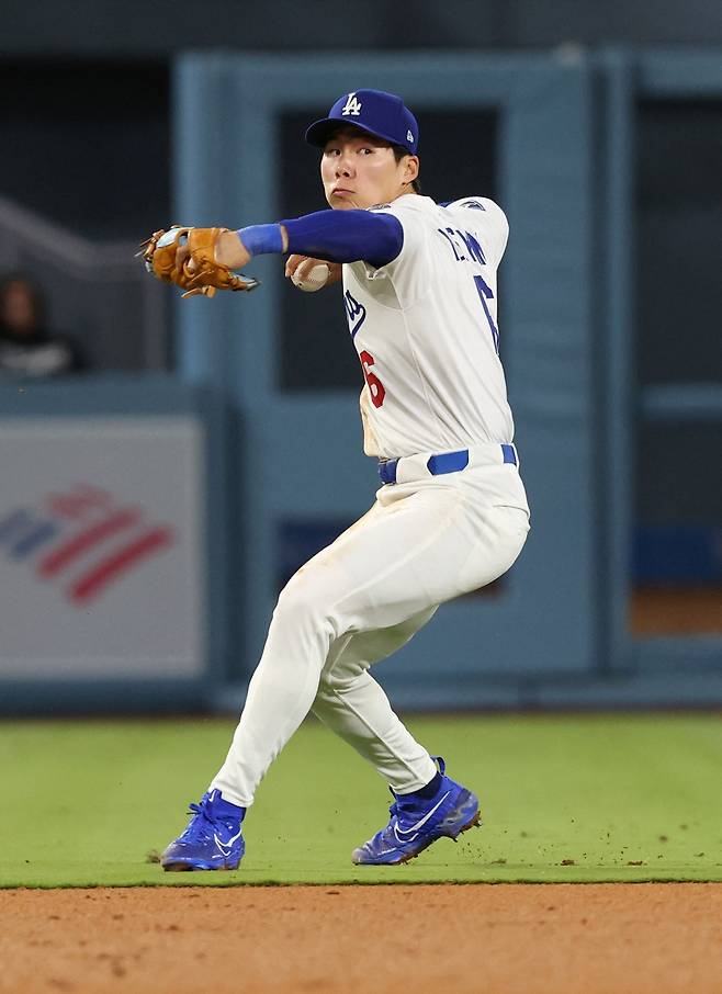 로버츠 감독 '김혜성' 외면한 날…MLB닷컴