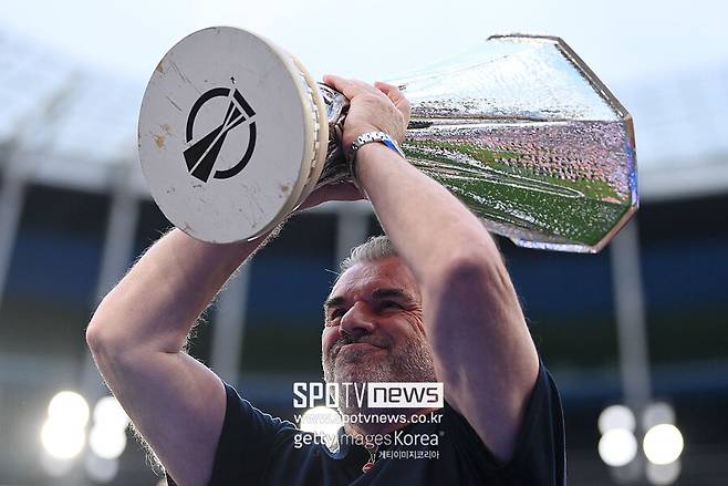 '우승팀 감독이라 대우가 다르네' 포스테코글루, 토트넘에서 쫓겨난 뒤 알 아흘리와 연결
