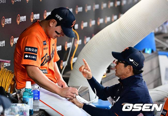 ‘아, 김서현 블론세이브→11회말 홈에서 아웃’ 한화, 1위 탈환 실패…LG-한화, 11회 2-2 무승부 ‘3시간50분 혈투’ [대전 리뷰]