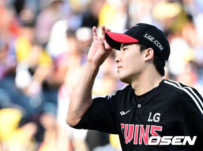 ‘아, 김서현 블론세이브→11회말 홈에서 아웃’ 한화, 1위 탈환 실패…LG-한화, 11회 2-2 무승부 ‘3시간50분 혈투’ [대전 리뷰]