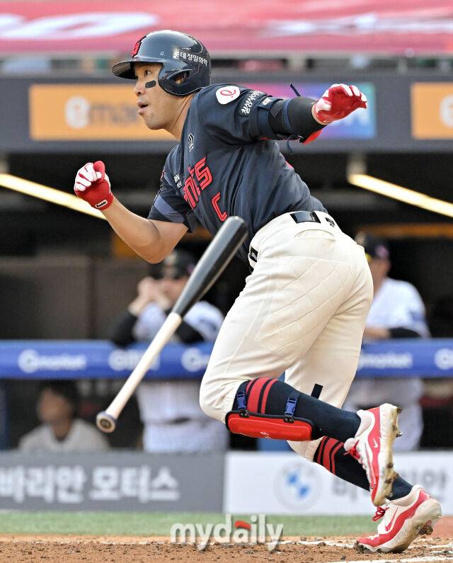 '승승승' 끝나지 않은 거인의 진격! 김태형 감독의 미소