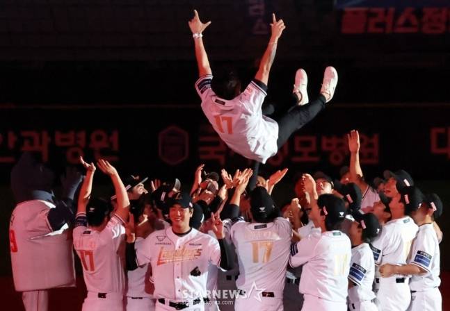 추신수에 성대한 은퇴식 열어준 SSG, '23년 인천맨' 김강민 은퇴식은 어떨까