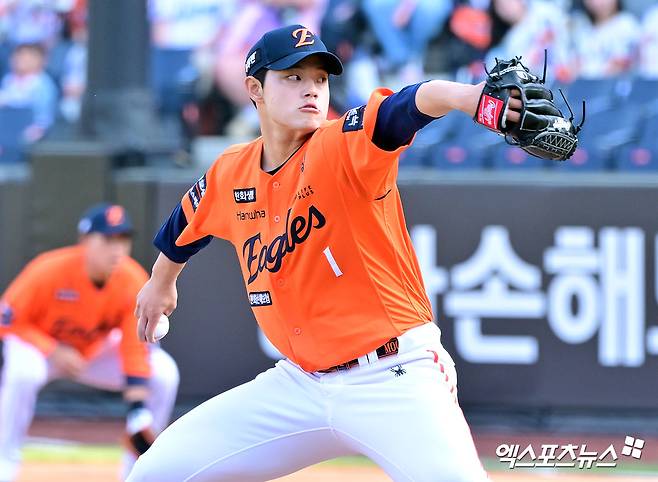 '충격의 6실점→1군 말소' 대전왕자, 21일 만에 선발 마운드 오른다…1위 놓고 송승기와 '영건 대결' [대전 현장]