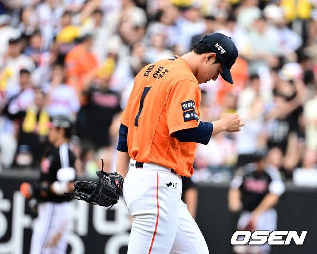 ‘158km 던지면 뭐하나’ 2회까지 퍼펙트→3회 33구 2실점...문동주, 4실점 4회 조기 강판