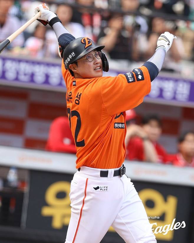 한화 1위! 35일 만에 LG 잡고 진짜 '최강한화'됐다…104분 우천중단→빅이닝 대폭발, 0-4에서 10-5 역전극
