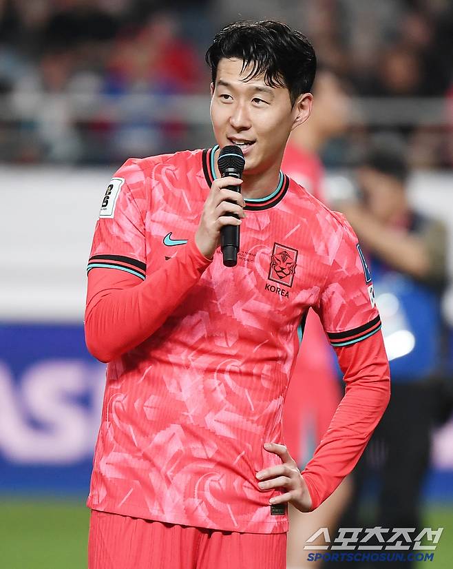 'SON, 로테이션 거부'→'손흥민 시절 끝났다' 10년 헌신 레전드 배신 엔딩…