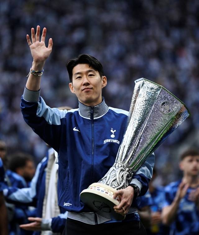 대박! “손흥민, 연봉 190억 보장 + 이적료 470억…무리뉴와 재회한다” 페네르바체 이적설 재점화