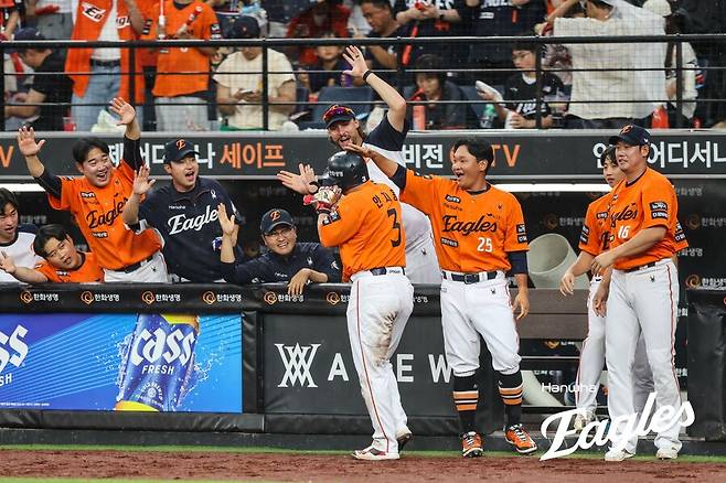 그라운드 배수도 최강한화…1시간 폭우 쏟아졌는데 27분 만에 정비 완료, 세상에 이런 일이