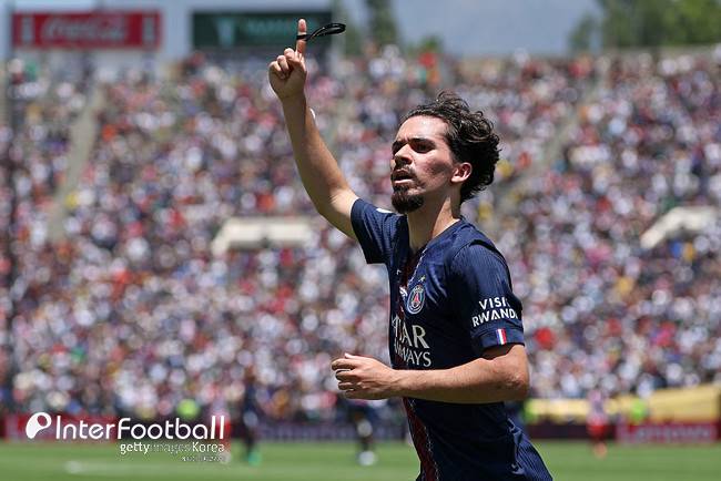 [CWC 리뷰] '교체 투입' 이강인, 드디어 골 넣었다! PK 쐐기골..PSG, 랑글레 퇴장 당한 아틀레티코 4-0 완파