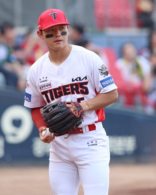 KIA 김도영 인기가 식지를 않네, 나눔 3루수 팬투표 1위라니…올스타전 뛰지도 못하는데 어쩌나
