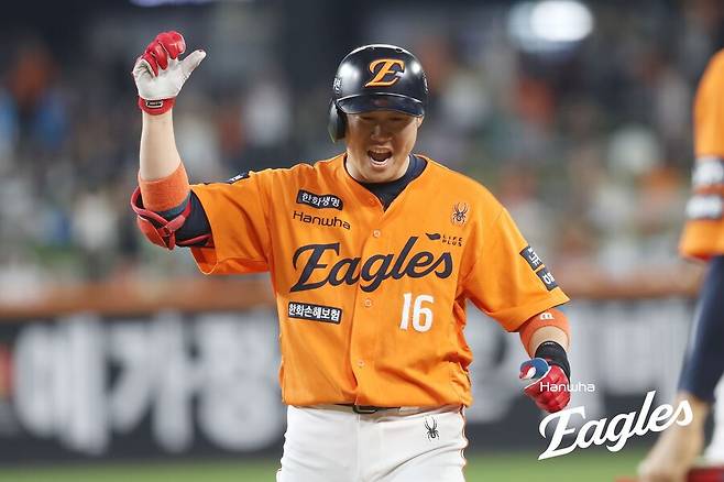 ‘최강한화 복귀’ 숨은 공신… 2군 캠프 설움 듀오의 기막혔던 반전, 1군서 계속 생존할까