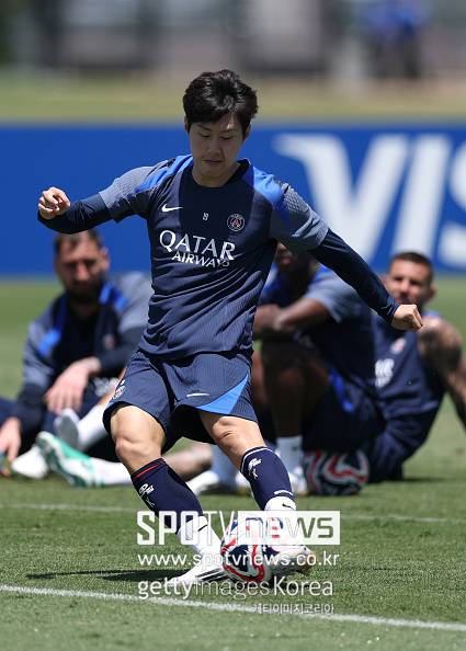이토록 한국인 아낀 '월드클래스' 동료 있을까...이강인 PK골 양보한 비티냐