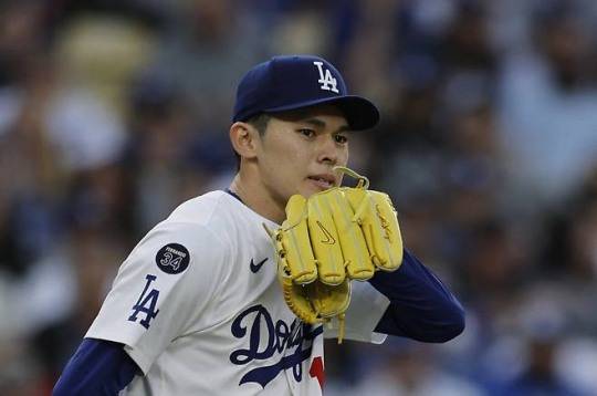 '시속 103마일이 울었다' 괴물 투수 사사키 로키, MLB 첫 시즌은 찰나…로버츠 감독, 시즌아웃 시사