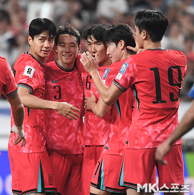 쿠웨이트전 직관 포옛 감독 “홍명보호? 내가 대표팀 면접 봤을 때와 많은 게 달라져”···“더 많은 선수 대표팀으로 향했으면” [MK인터뷰]