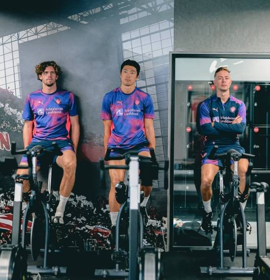 韓 축구 '최고 미남' 드디어 컴백! 조규성 1년 만에 복귀→'살인미소' 찾았다…미트윌란 프리시즌 훈련 합류