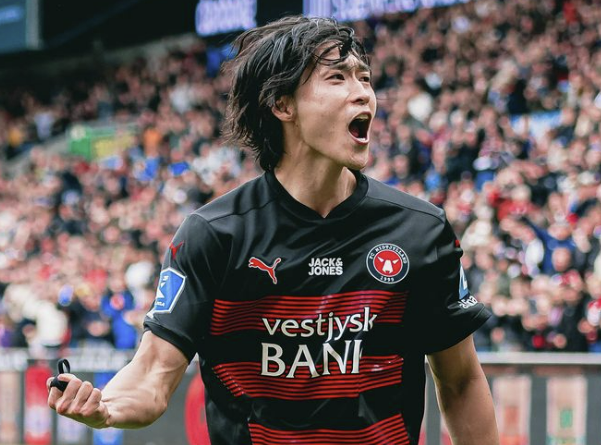 韓 축구 '최고 미남' 드디어 컴백! 조규성 1년 만에 복귀→'살인미소' 찾았다…미트윌란 프리시즌 훈련 합류