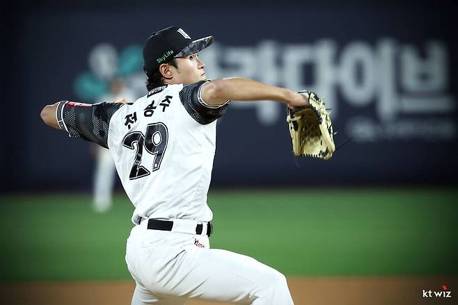 롯데에 좌완을 선뜻 준 이유가 있었나… 갑자기 좌완 150㎞가 뚝 하고 나타났다, 오랜 고민 풀리나
