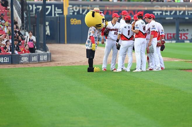 부상병동 맞나?…6월 한 번 빼고 모두 위닝시리즈, ‘버티기’ 나섰던 KIA, 잇몸으로 쾌속 질주