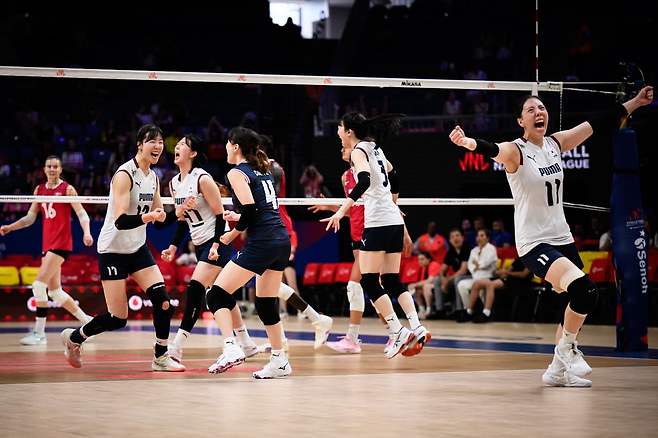 '강소휘 21점' 한국 여자배구 대이변!→'세계 9위' 캐나다 3-2 꺾었다…감격의 VNL 첫 승 신고