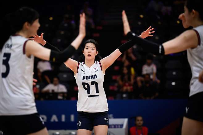'강소휘 21점' 한국 여자배구 대이변!→'세계 9위' 캐나다 3-2 꺾었다…감격의 VNL 첫 승 신고