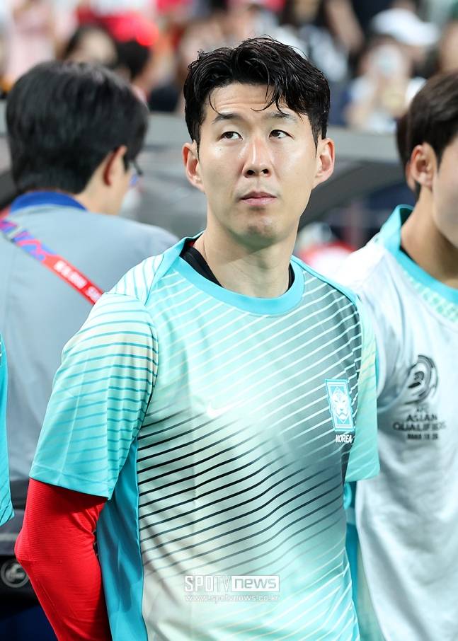 '좋아하는 선수' 손흥민 딱 빼놓고 모두 언급...주장+절대자가 결별 위기인데 → 토트넘 새 감독, SON 언급 없었다