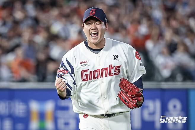 롯데 위기라더니 연이틀 1위팀 잡았다…김태형