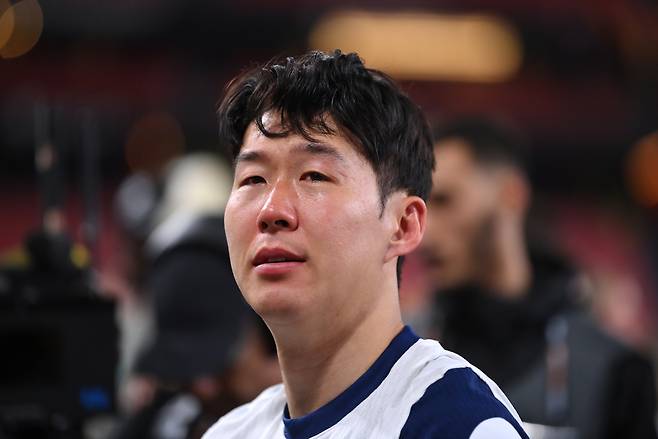 ‘대충격’ 프랭크 감독, 손흥민 안 나가면 ‘벤치’에 둔다…“SON 운명 알고 있어”→사우디행 가능성 ↑