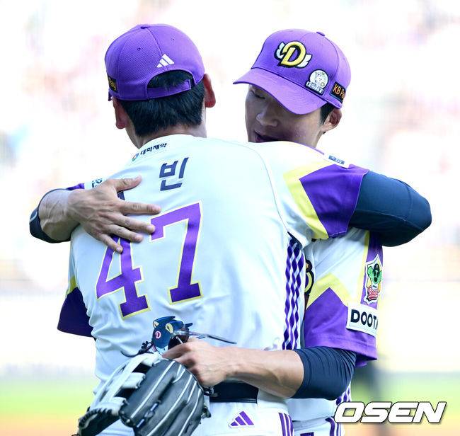‘강정호 고액 과외→2군행’ 휘문고 오타니 홈런포 터졌다! “두산에 꼭 필요한 선수” 감독대행 기대에 부응할까