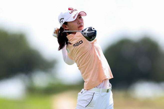 'KLPGA 장타퀸' 황유민, 방신실 LPGA 메이저 첫날 나란히 1언더파