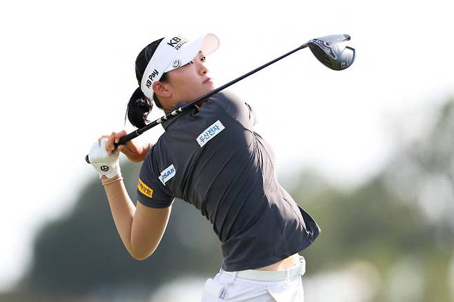 'KLPGA 장타퀸' 황유민, 방신실 LPGA 메이저 첫날 나란히 1언더파