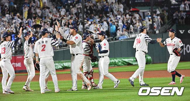 '이럴 수가!' 3연전 모두 매진이었는데, 758석 부족해서 롯데 23G 연속 매진 실패…장맛비가 앗아간 'KBO 44년 새역사'
