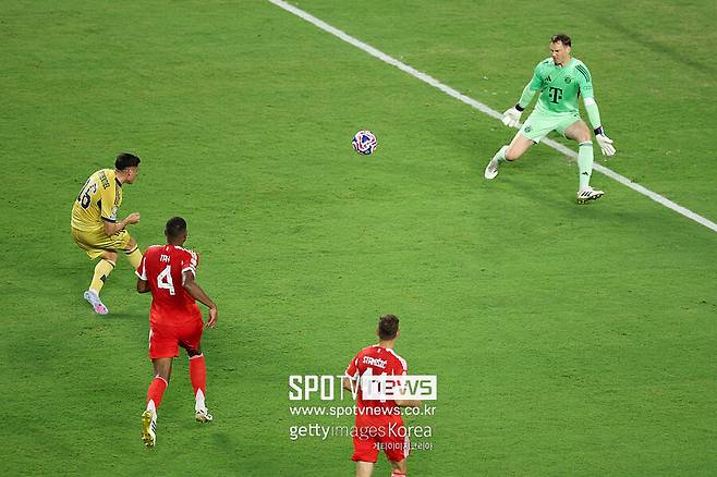 'KIM 빈자리 컸다'…뮌헨 '센터백 듀오' 실책성 수비에 탄식→보카와 혈전 끝 2-1 신승, 16강행 확정