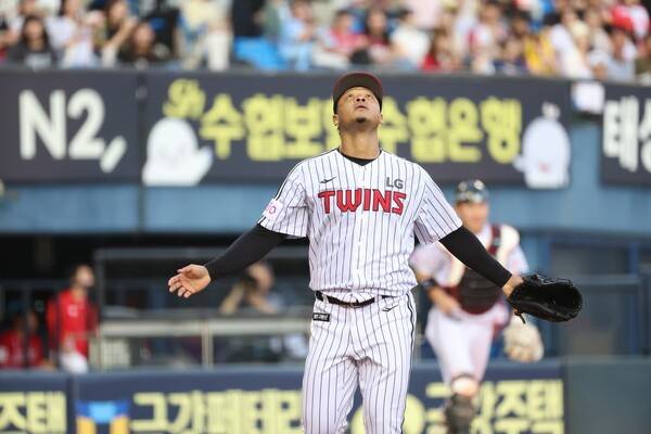 '완전 극과 극' 오랜만의 잠실 시리즈인데 선발 투수 분위기가 180도 다르다…'1위 도전' LG도, '반등' 두산도 마운드에 '집중'
