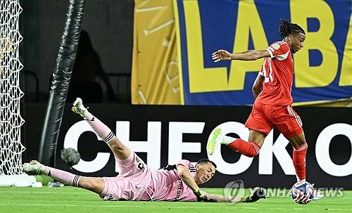 '김민재 공백 크네, 독일 국대 큰 실수' 케인 1골 1AS 폭발!…뮌헨, 남미 최강 보카 2-1 간신히 제압→클럽월드컵 16강 조기 확정