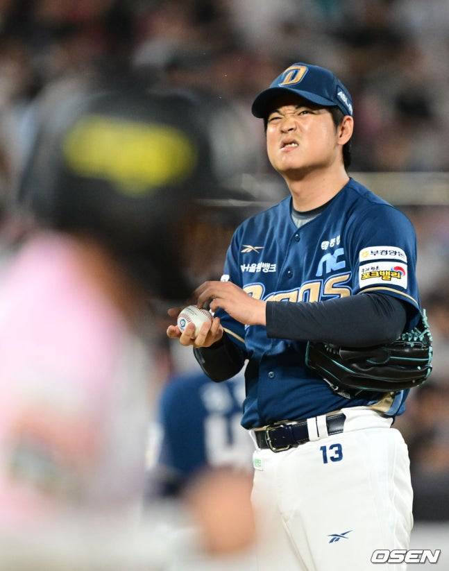 '볼넷→볼넷→사구→볼넷→헤드샷→사구' 5-0 경기가 1이닝 만에 뒤집혔다, '충격의 7실점' 수원에 대체 무슨 일이