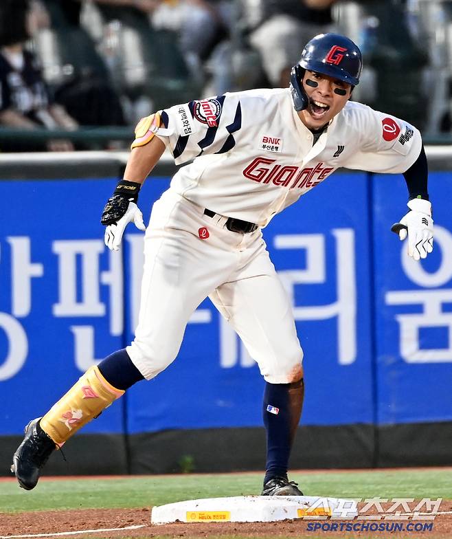 '나오면 다 터진다' 주전보다 무서운 '상동 자이언츠'...왜 두 코치 '샤라웃'을 잊지 않을까