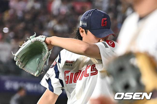 '초대형 트레이드' 주인공, 부활 직전인데…'홈 ERA 9.17 vs 원정 ERA 0.00' 아직도 사직이 낯설다