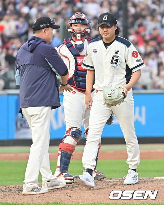 '초대형 트레이드' 주인공, 부활 직전인데…'홈 ERA 9.17 vs 원정 ERA 0.00' 아직도 사직이 낯설다
