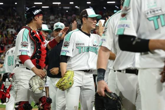 '진짜' 이러다 KBO 새 역사 쓰나→KIA 'ERA 0.00' 또 무실점 쾌투! 사령탑 극찬