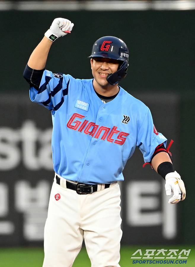 박세웅 무너져도 '평균 156㎞' 홍민기+윤성빈 있다! 롯데, 7회 '타자일순 6득점' 기적의 뒤집기 → 4연승 폭풍질주…삼성 3연패 [부산리뷰]