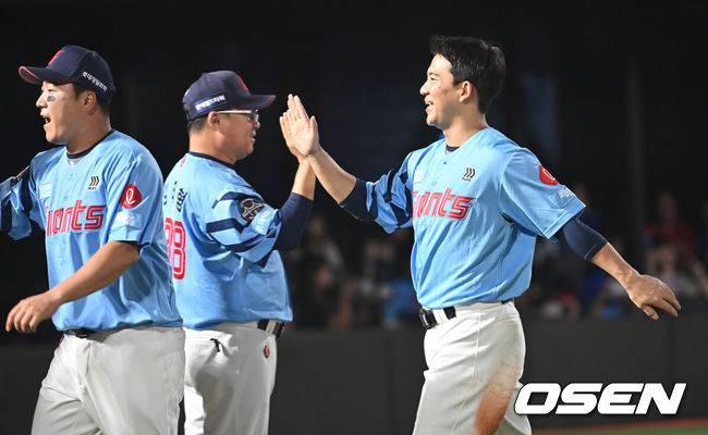 1사 만루 싹쓸이 2루타 쾅! 결승타 치고도 동료들에게 공 돌린 베테랑의 품격 [오!쎈 부산]