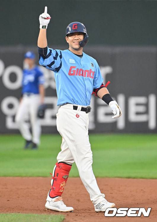 1사 만루 싹쓸이 2루타 쾅! 결승타 치고도 동료들에게 공 돌린 베테랑의 품격 [오!쎈 부산]