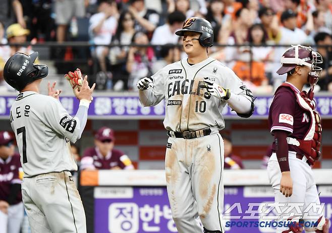 이글스 최초! 이런 10승은 없었다…'폰세 159㎞→리베라토 3안타 신고식' 푹 쉰 한화, 키움 잡고 2연패 탈출 [대전 리뷰]