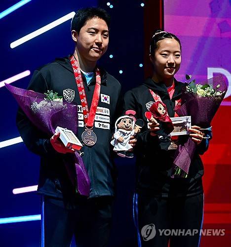 '삐약이'가 해냈다… 신유빈-임종훈, WTT 류블랴나 혼합복식 우승