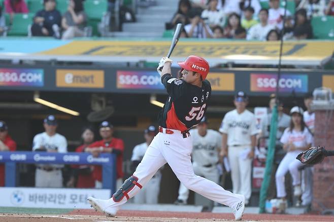 KIA 팬들의 꿈이 현실로 펼쳐졌다… 하나는 172㎞ 레이저포, 하나는 135m 대형포, 이게 기다렸던 맛이다