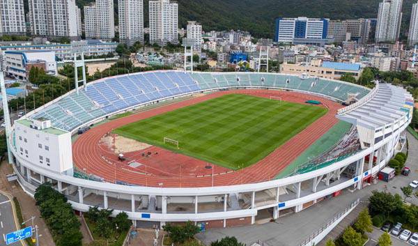 사직구장 재건축 멈춰 세운 중투심 탈락…오판·과욕이 초래했나