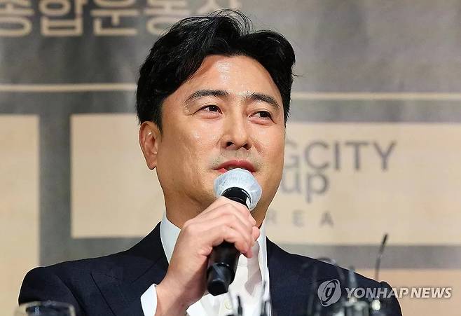 행정가로 첫 걸음 떼는 안정환, 대학축구연맹 ‘유니브 프로’ 총괄 디렉터 선임 “대학 축구 살아야 한국 축구 산다”